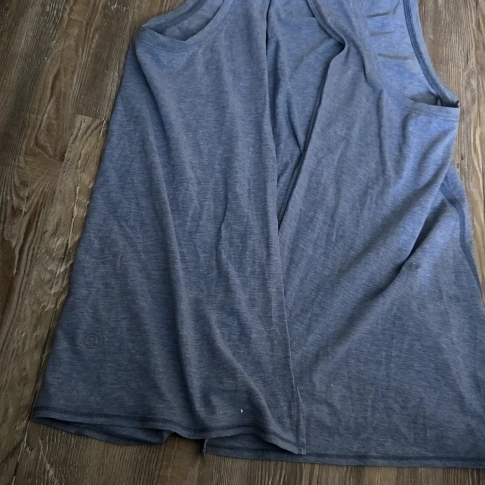 Lululemon - Picture 3 of 3